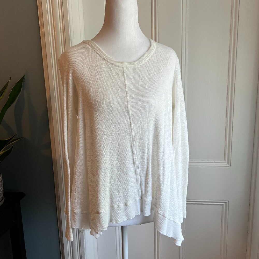 LEFT OF CENTER White Dara Slub, textured scoop neck, asymmetrical hem, long slee